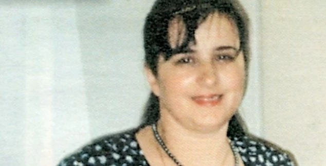 Η γυναίκα αράχνη που σκότωσε, τσιμέντωσε και έθαψε τον άντρα της στο τζακούζι – Η Αλβανίδα που έγραψε τη δική της ιστορία στα ελληνικά αστυνομικά αρχεία